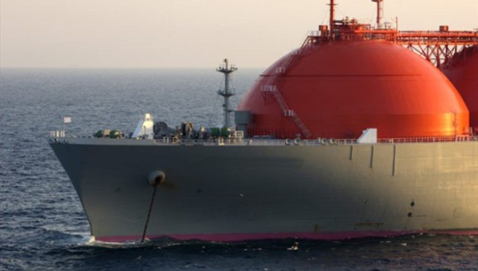 China imports record LNG volumes in Dec, overtakes Japan for second month.jpg