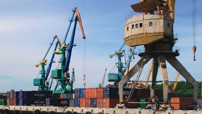Coronavirus drags down China's sea port cargo volumes by 6m TEU.jpg